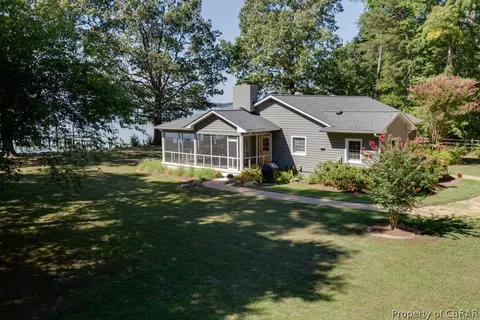 5458 Ware Neck Rd, Gloucester, VA 23061 photo 4