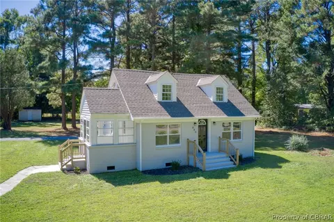 880 Ditchley Rd, Kilmarnock, VA 22482