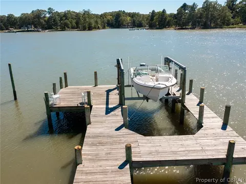 5427 White Hall Rd, Gloucester, VA 23061 photo 10