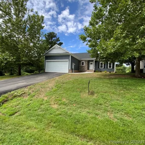 576 Middle Gate Rd, Irvington, VA 22480