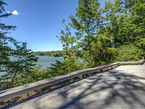295 Waddy Dr, Weems, VA 22576 photo 9
