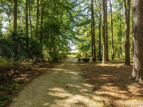 295 Waddy Dr, Weems, VA 22576 photo 3
