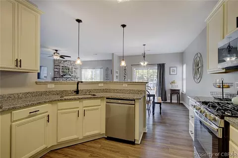 7159 Vaden Dr, Gloucester, VA 23061 photo 17