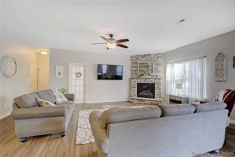 7159 Vaden Dr, Gloucester, VA 23061 photo 11
