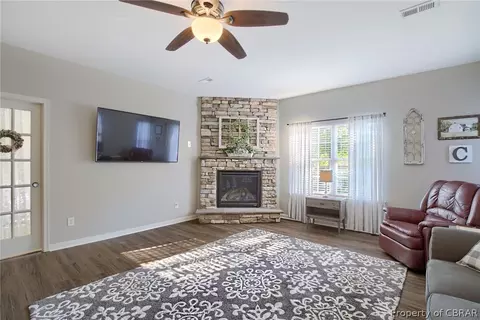 7159 Vaden Dr, Gloucester, VA 23061 photo 10