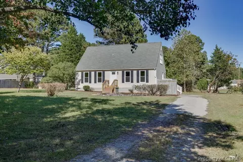 6783 Hilltop Dr, Gloucester, VA 23061 photo 1