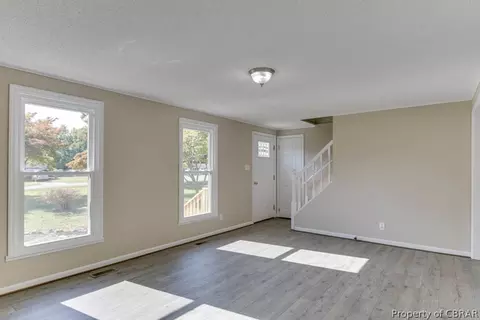 6783 Hilltop Dr, Gloucester, VA 23061 photo 8