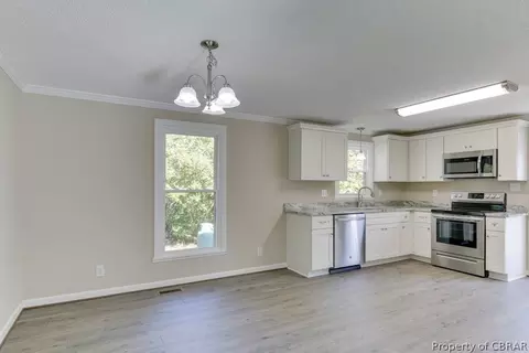 6783 Hilltop Dr, Gloucester, VA 23061 photo 10