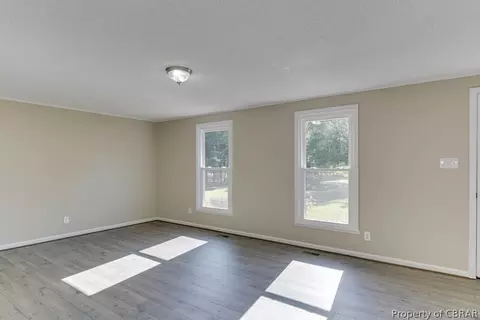 6783 Hilltop Dr, Gloucester, VA 23061 photo 9