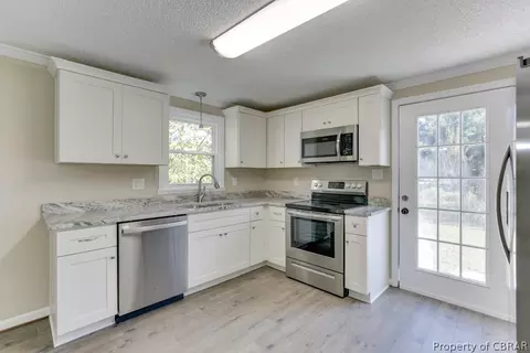 6783 Hilltop Dr, Gloucester, VA 23061 photo 17