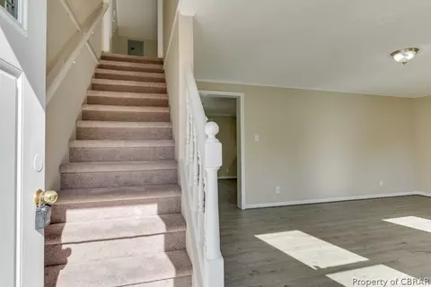 6783 Hilltop Dr, Gloucester, VA 23061 photo 5