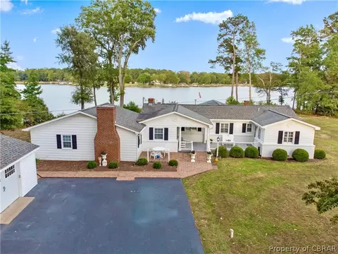 7155 Fary Dr, Gloucester, VA 23061 photo 1