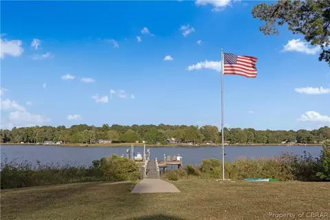 7155 Fary Dr, Gloucester, VA 23061 photo 2