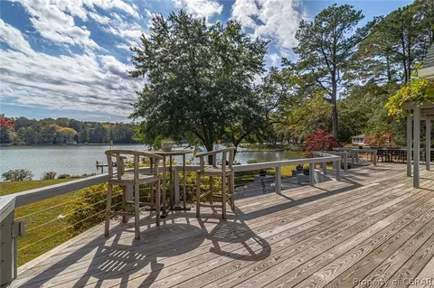 8318 Warthen Ln, Gloucester, VA 23061 photo 13