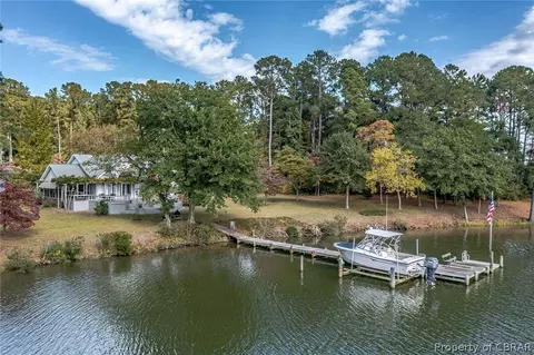 8318 Warthen Ln, Gloucester, VA 23061 photo 1