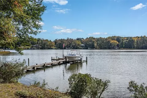 8318 Warthen Ln, Gloucester, VA 23061 photo 2