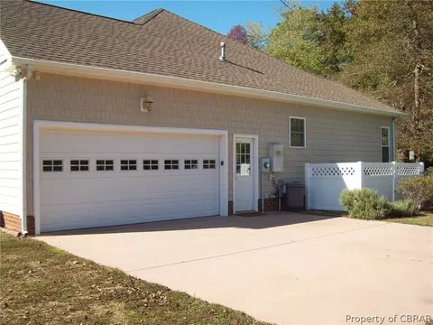 104 Moon Dr, Moon, VA 23119 photo 9