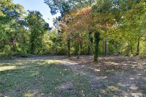 7494 Camp Okee Dr, Gloucester Point, VA 23062 photo 25