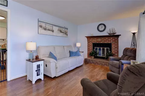 7494 Camp Okee Dr, Gloucester Point, VA 23062 photo 5