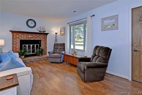 7494 Camp Okee Dr, Gloucester Point, VA 23062 photo 6
