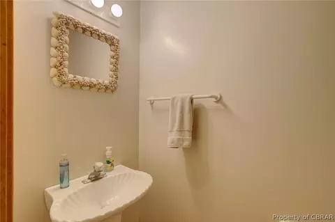 11063 Woods Rd, Gloucester, VA 23061 photo 17
