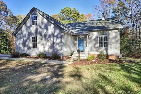 11063 Woods Rd, Gloucester, VA 23061 photo 2