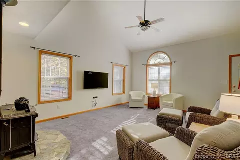 11063 Woods Rd, Gloucester, VA 23061 photo 5