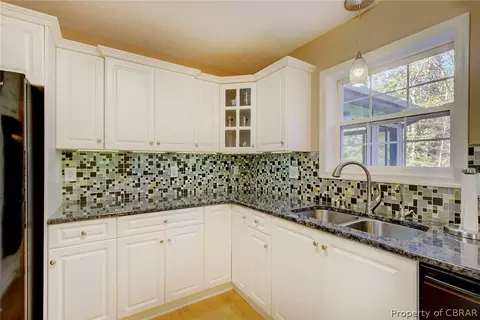11063 Woods Rd, Gloucester, VA 23061 photo 10