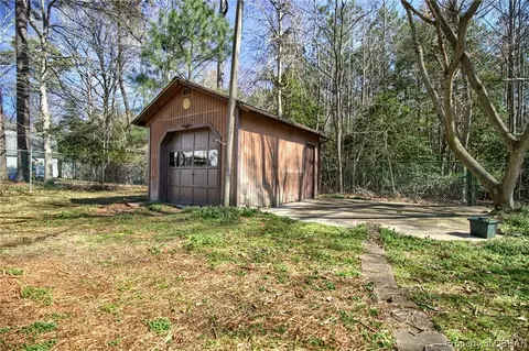8215 Sheffield Dr, Gloucester, VA 23061 photo 13