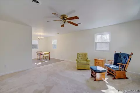 8215 Sheffield Dr, Gloucester, VA 23061 photo 3