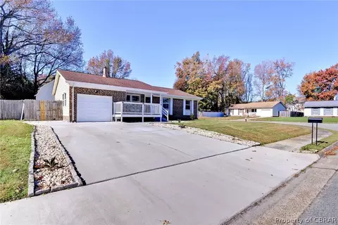 12 Barrington Pl, Hampton, VA 23666 photo 3
