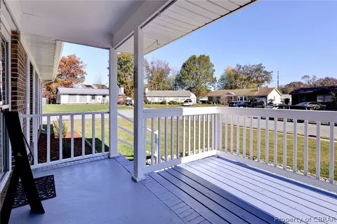 12 Barrington Pl, Hampton, VA 23666 photo 5