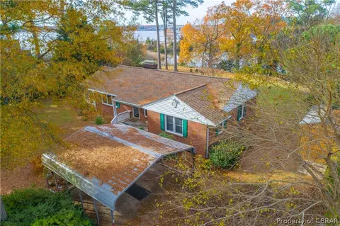 1317 Laurens Rd, Gloucester Point, VA 23062 photo 1