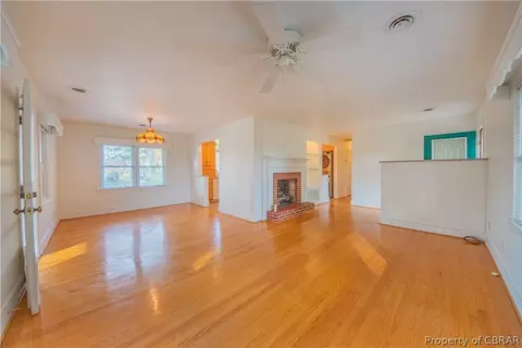 1317 Laurens Rd, Gloucester Point, VA 23062 photo 4