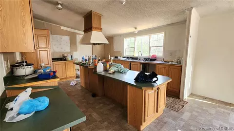 8065 Filly Run Rd, Gloucester, VA 23061 photo 13