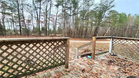 8065 Filly Run Rd, Gloucester, VA 23061 photo 3
