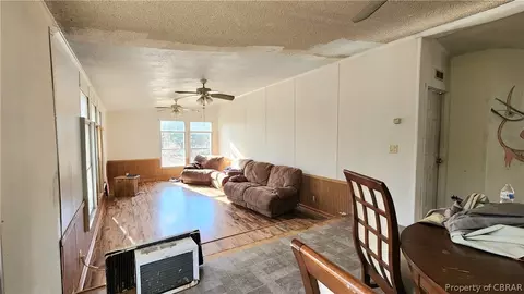 8065 Filly Run Rd, Gloucester, VA 23061 photo 9