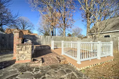 7365 Forest Dr, Gloucester Point, VA 23062 photo 6