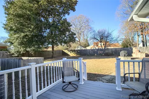 7365 Forest Dr, Gloucester Point, VA 23062 photo 8
