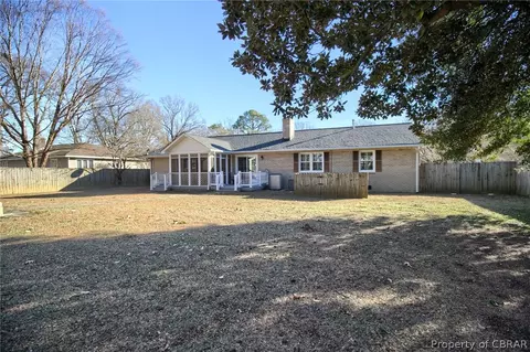 7365 Forest Dr, Gloucester Point, VA 23062 photo 11