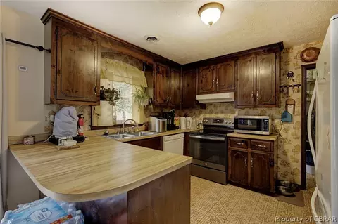 11056 Woods Cross Rd, Gloucester, VA 23061 photo 7