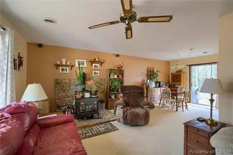 11056 Woods Cross Rd, Gloucester, VA 23061 photo 3