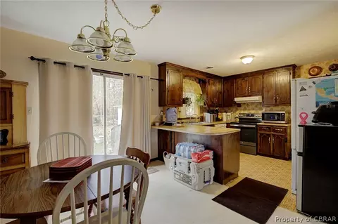 11056 Woods Cross Rd, Gloucester, VA 23061 photo 6