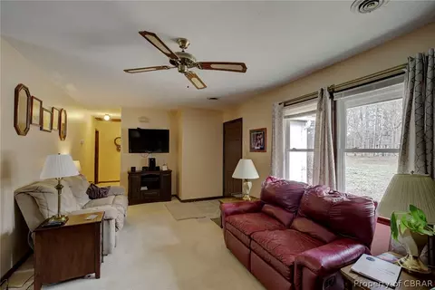 11056 Woods Cross Rd, Gloucester, VA 23061 photo 5
