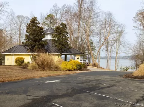 00 E West Pkwy, Gloucester, VA 23061 photo 24