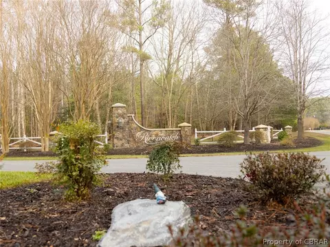 00 E West Pkwy, Gloucester, VA 23061