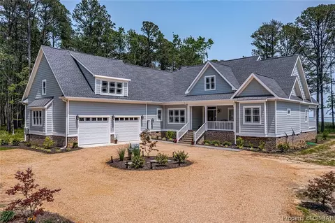 143 Galway Bay Ln, Kilmarnock, VA 22482