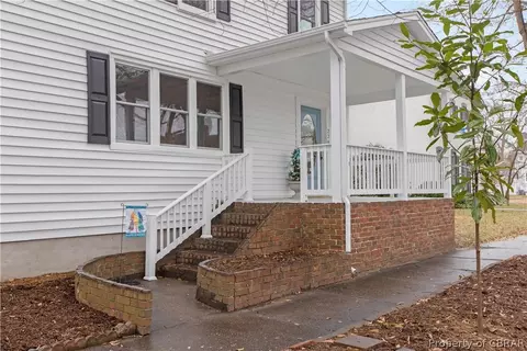 226 Main St, West Point, VA 23181 photo 2