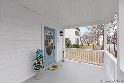 226 Main St, West Point, VA 23181 photo 3