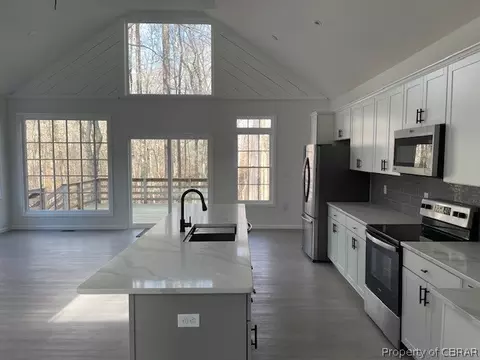 11703 Mitchell Rd, Saluda, VA 23149 photo 1